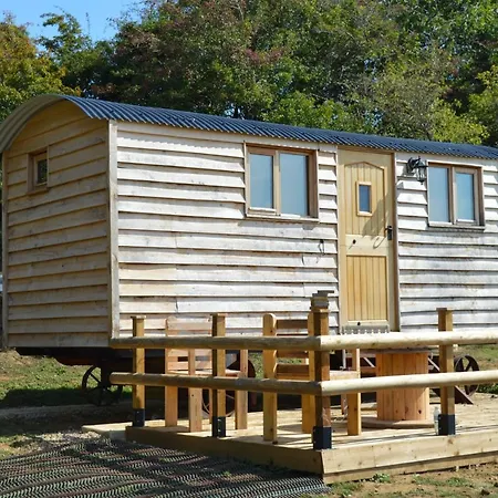 Under The Stars Shepherds Huts At Harbors Lake Newchurch  Exterior photo