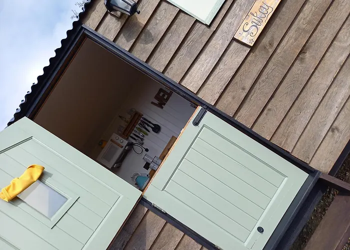 Under The Stars Shepherds Huts At Harbors Lake