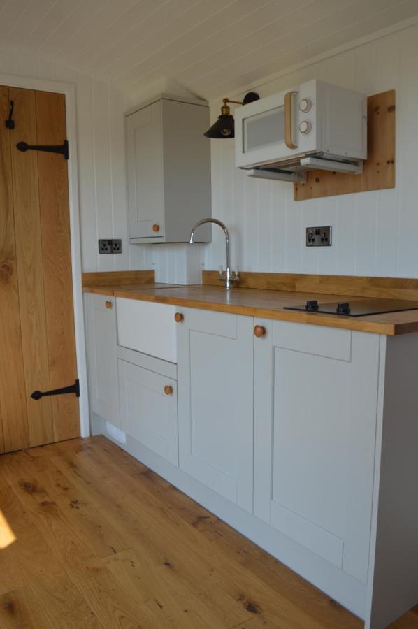 Chalet Under The Stars Shepherds Huts At Harbors *