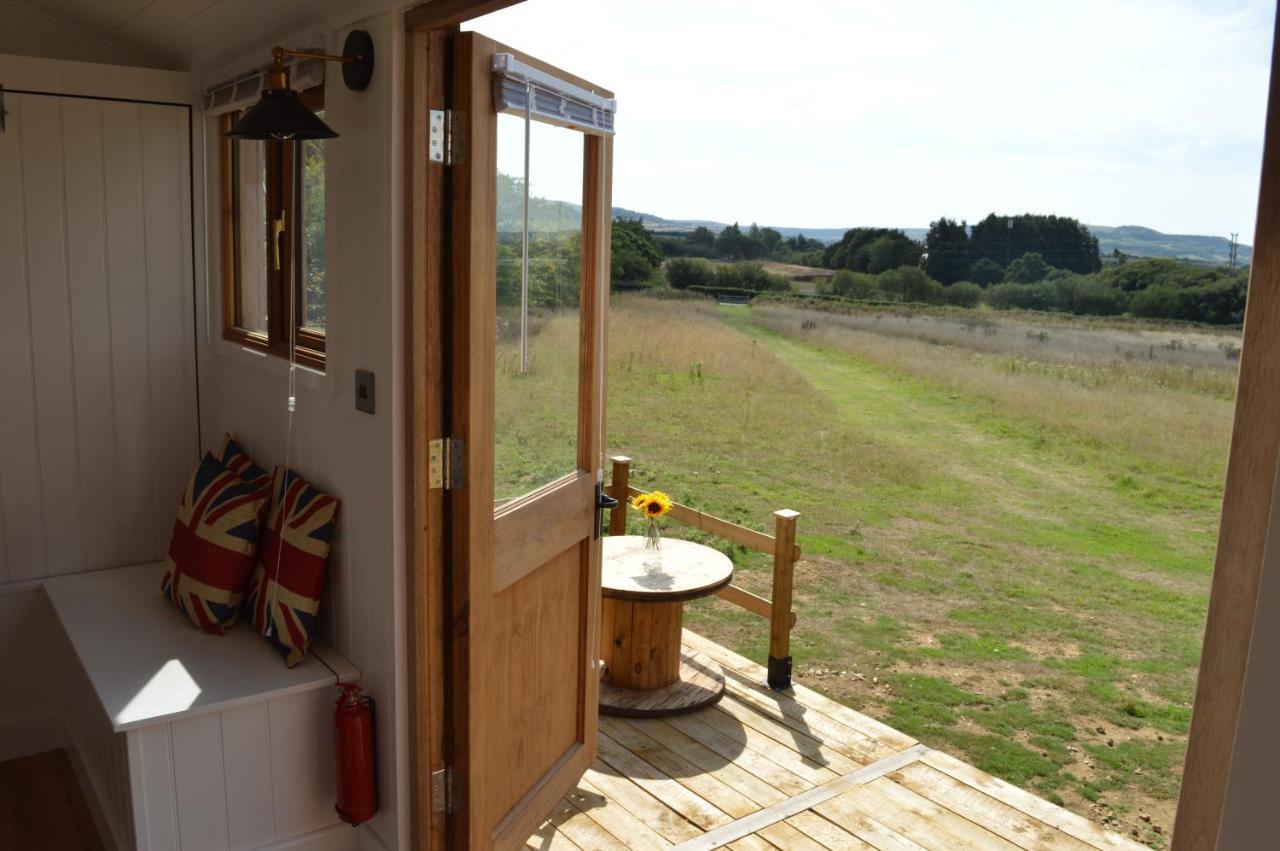 Under The Stars Shepherds Huts At Harbors Chalet Newchurch (Isle of Wight)
