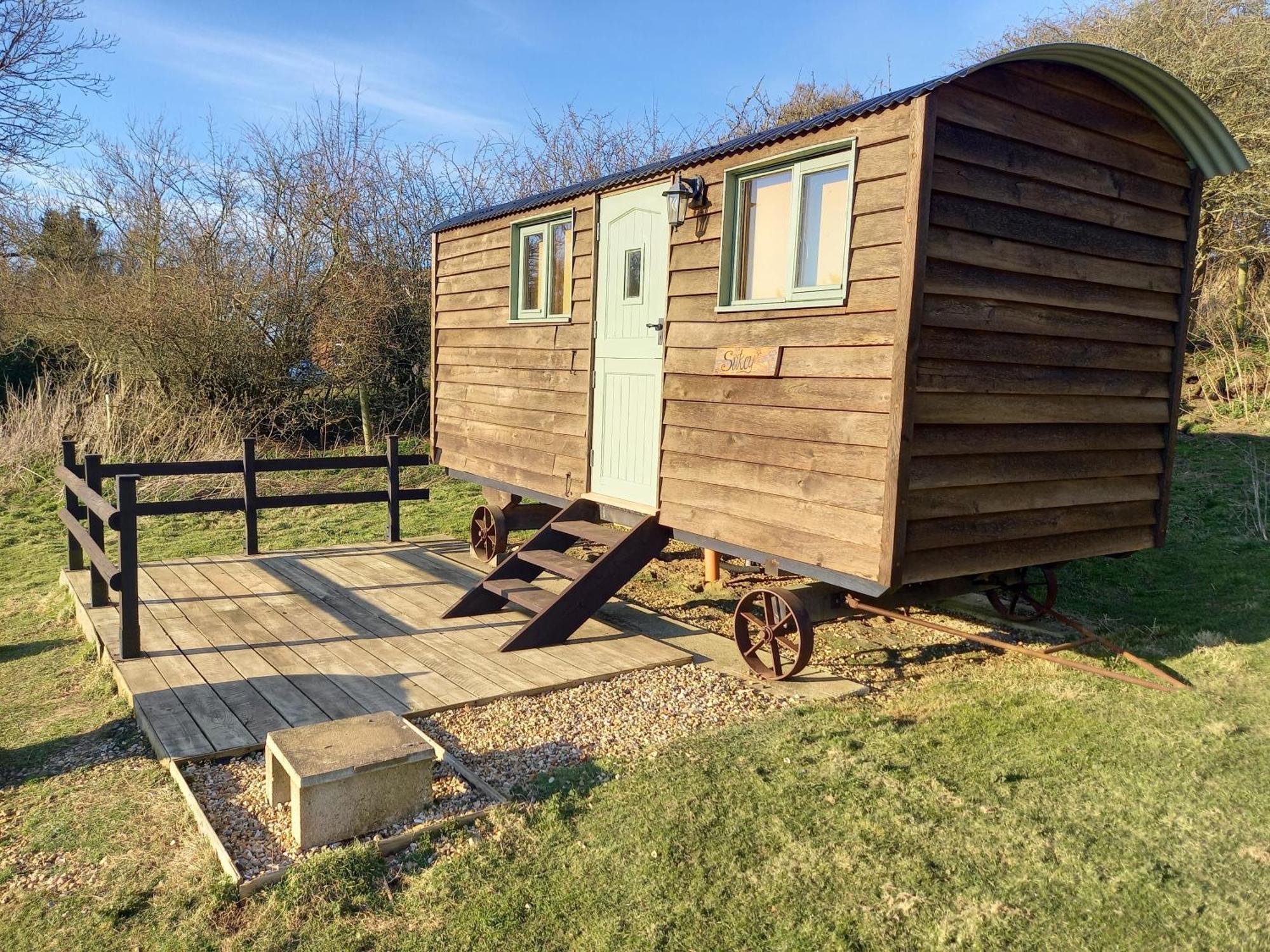 Under The Stars Shepherds Huts At Harbors * Newchurch (Isle of Wight)