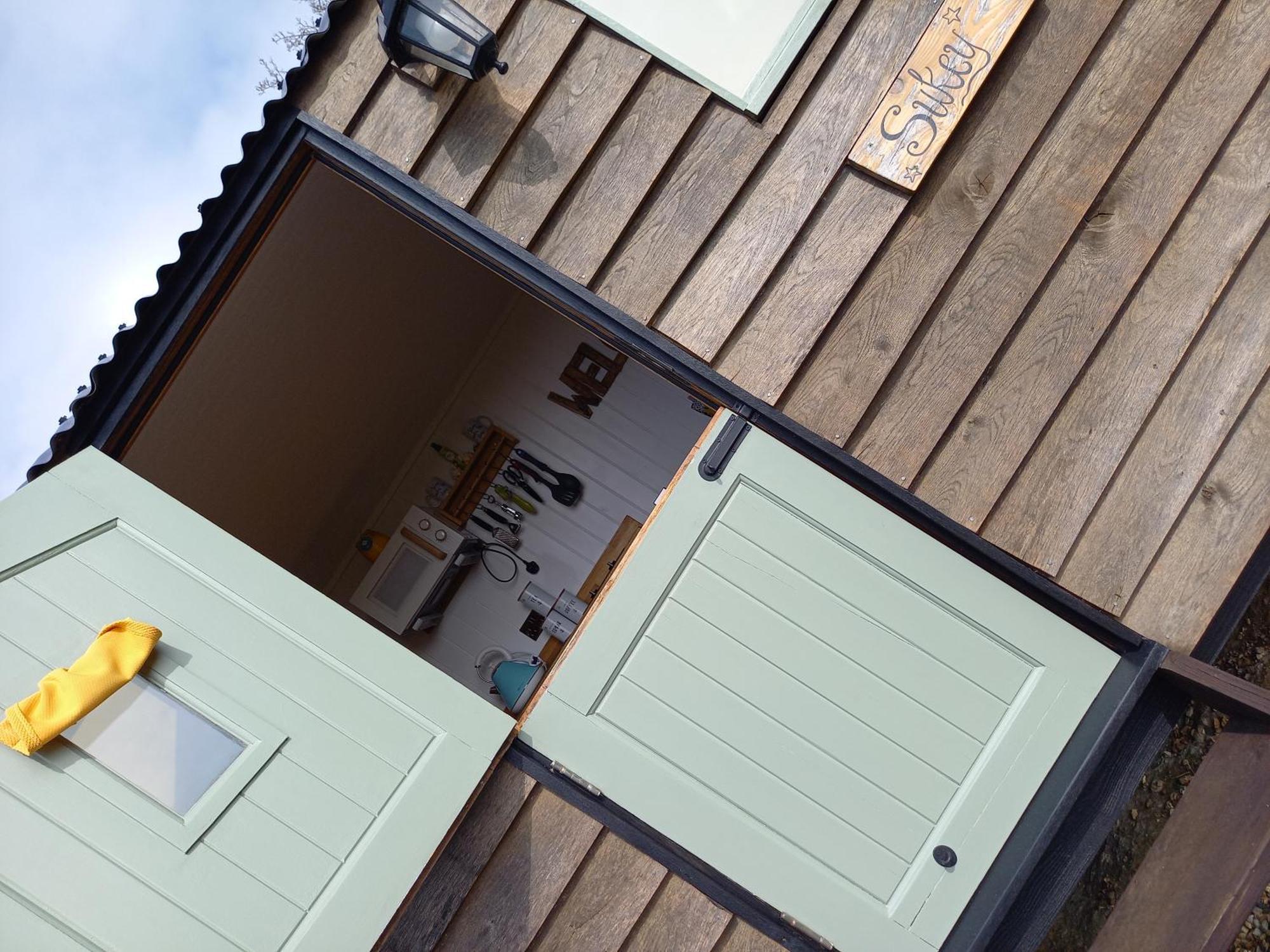 Under The Stars Shepherds Huts At Harbors Chalet