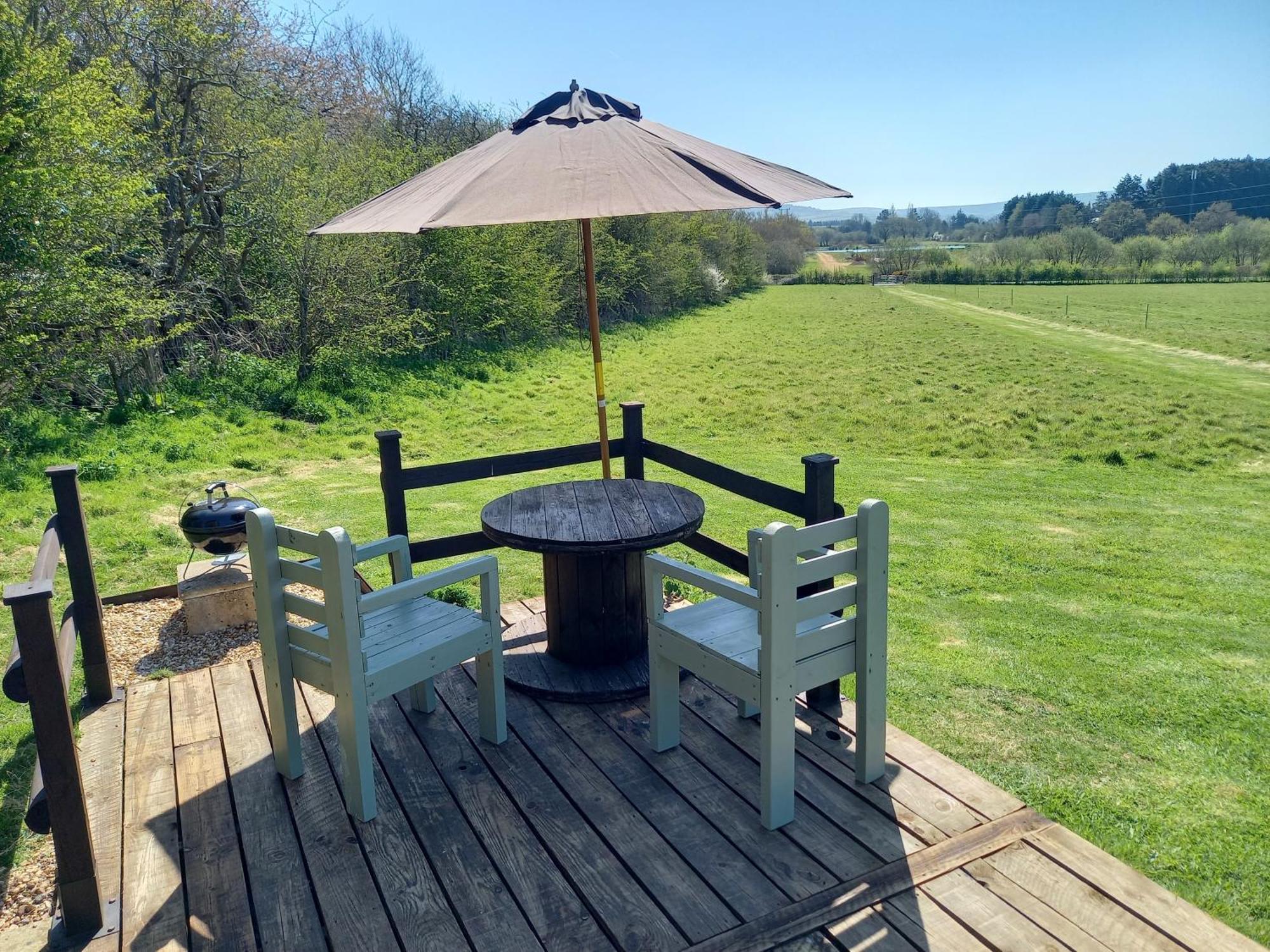 Under The Stars Shepherds Huts At Harbors Chalet Newchurch (Isle of Wight)